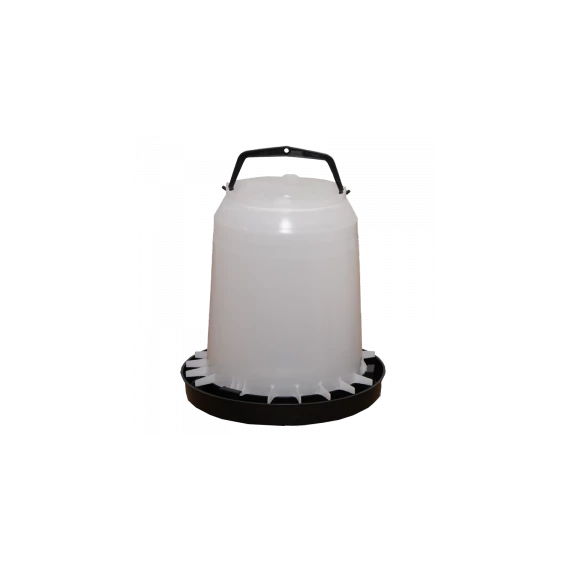 Műanyag itató 5 L GARDEN
