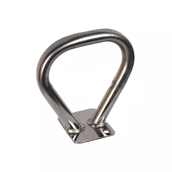 Mérleghinta kapaszkodó egyenes fához 